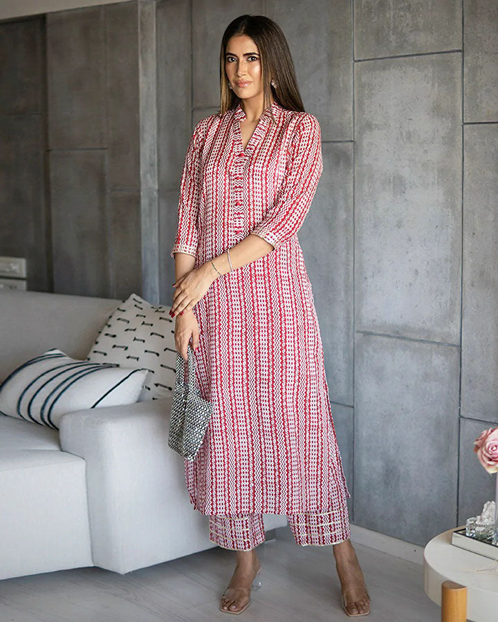 Embrace the Tradition with Ethnic Wear for Womens Available in All Sizes